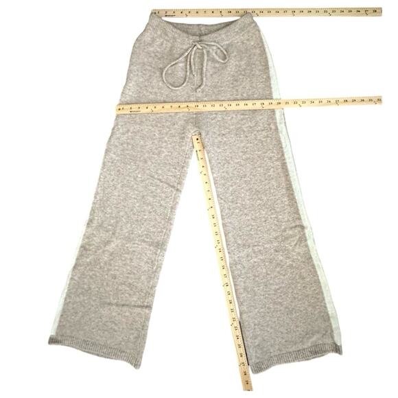 JS MILLENIUM Paris Fashion 2 PC Sweater Set O/S $120 - Picture 14 of 16